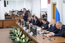 Олег Лавричев: Депутаты оценили работу главы города в 2023 году как эффективную